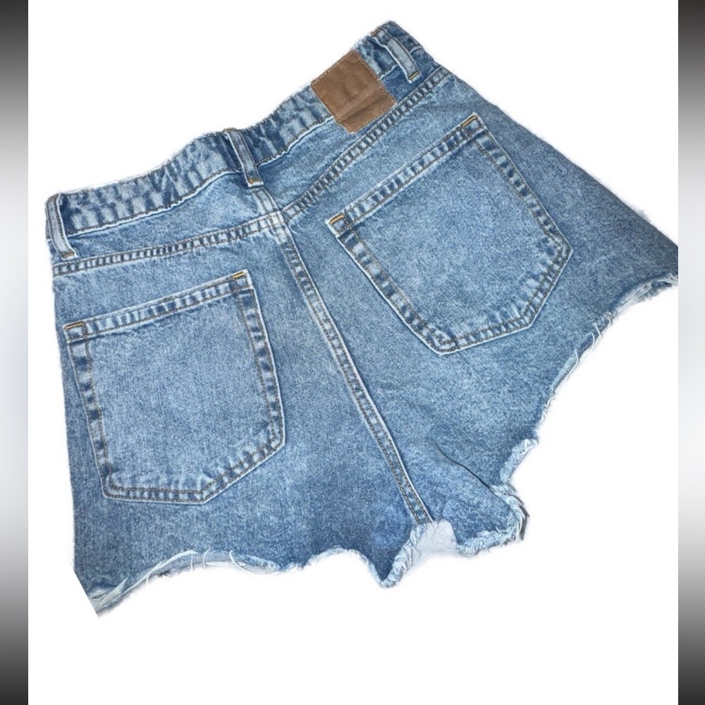 🖤 ZARA Distressed Denim Shorts - Size 4 / 26 | High Rise | Raw Hem - Picture 3 of 9